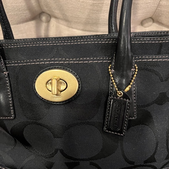 Coach Hampton Madeleine black great condition. - Picture 5 of 8